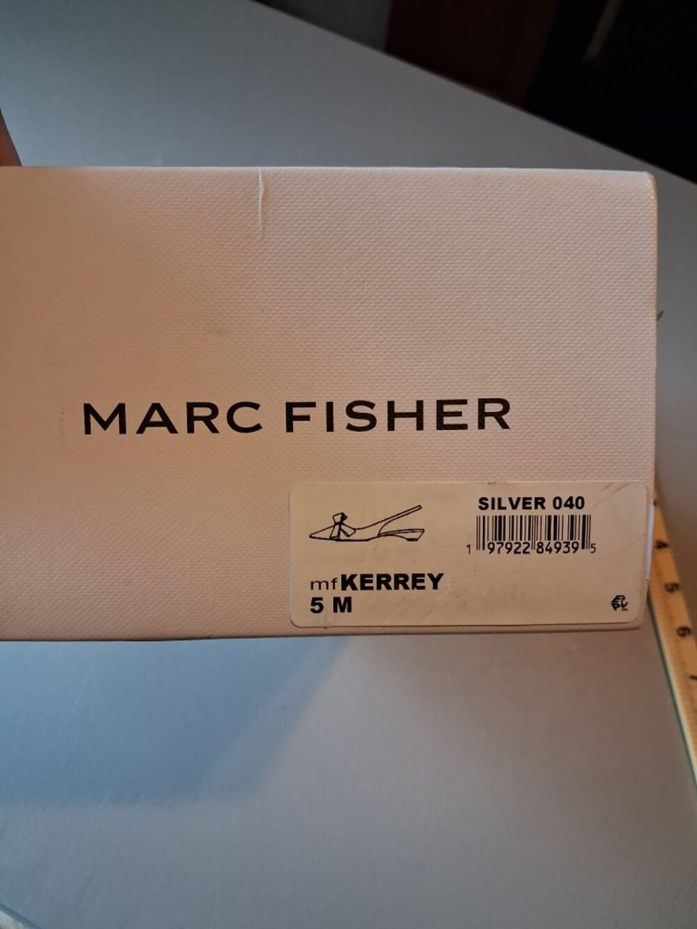 Marc Fisher Silver Pointed Toe Bow Slingback Flats Women's 5M - Picture 5 of 8